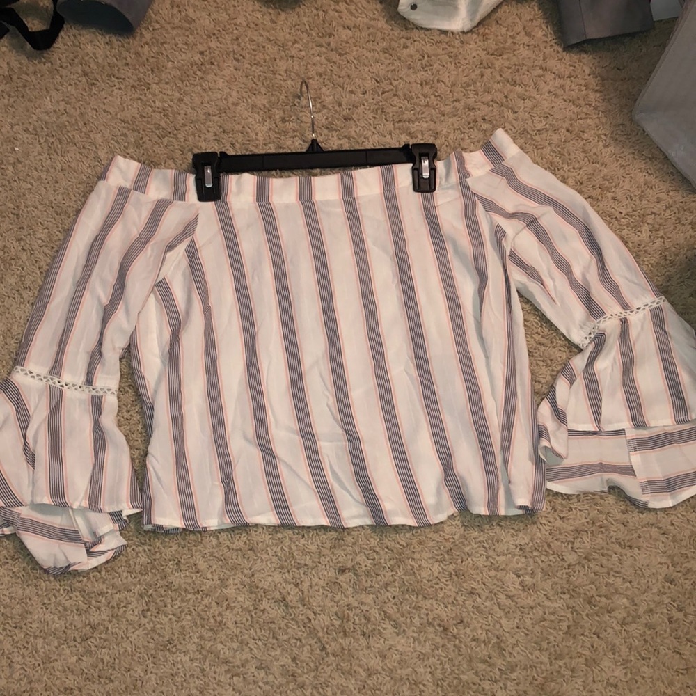 G F collection - off shoulder top nwot